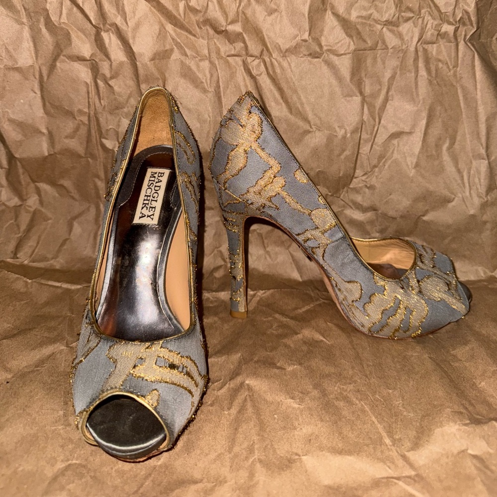 Badgley Mischka Gold and Gray Peep-Toe Heels